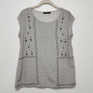 Thml Black & White Abstract Print w/ Embroidered Accents Cap Sleeve Blouse Sz M